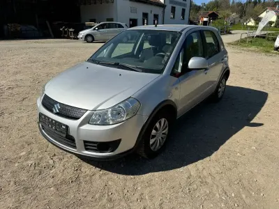 Käytetty Suzuki SX4 99 HP (72 kW) 2009 Hopea Sedan