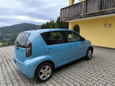 Gebraucht Daihatsu Sirion 91 PS (66 kW) 2008 Blau Kleinwagen
