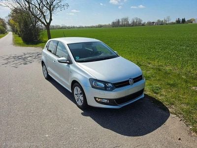 Usata VW Polo Life 69 CV (50 kW) 2013 Argento Utilitaria