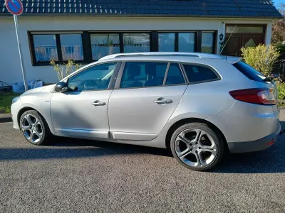 Occasion Renault Mégane GrandTour LIMITED 110 PK (80 kW) 2015 Zilver Stationwagen