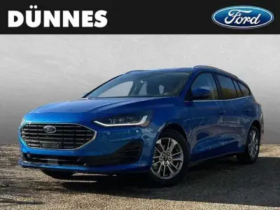 Neu Ford Focus Titanium 155 PS (114 kW) 2026 Blau Limousine