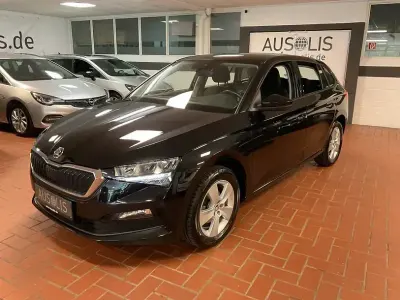 Gebraucht Skoda Scala Ambition 110 PS (80 kW) 2023 Schwarzmagic perlef Kleinwagen