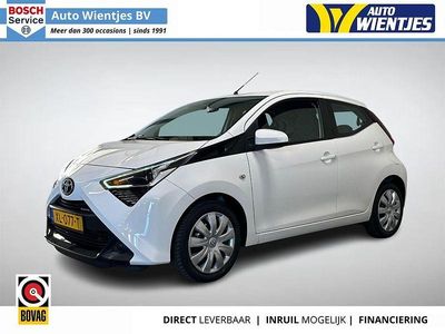 Usata Toyota Aygo X-play 72 CV (52 kW) 2019 Bianco Utilitaria