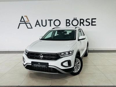 Second-hand VW T-Roc Life 150 CP (110 kW) 2023 Alb SUV