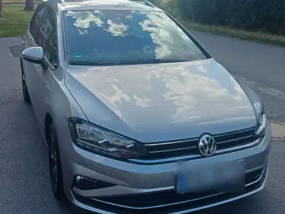 Gebraucht VW Golf VII United 131 PS (96 kW) 2020 Silber Van / Kleinbus