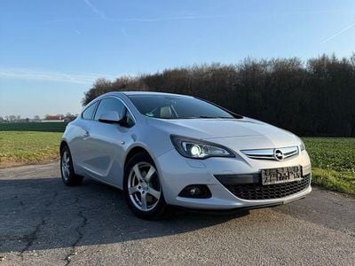 Gebraucht Opel Astra GTC Innovation 110 PS (80 kW) 2012 Limousine
