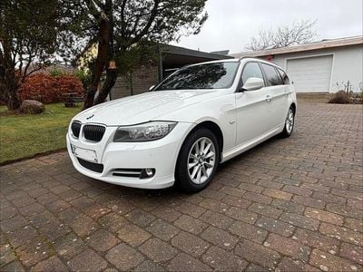 Gebraucht BMW 320 Sport Line 184 PS (135 kW) 2011 Weiß Kombi