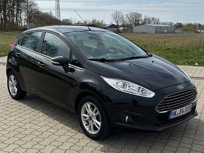 Usata Ford Fiesta SYNC Edition 101 CV (74 kW) 2015 Nero Utilitaria