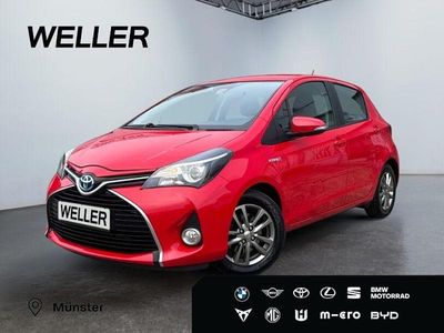 Gebraucht Toyota Yaris Hybrid Club 101 PS (74 kW) 2016 Rot Kleinwagen