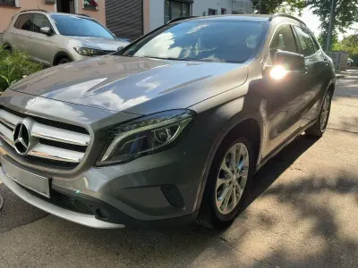 Gebraucht Mercedes GLA200 156 PS (114 kW) 2016 Grau SUV