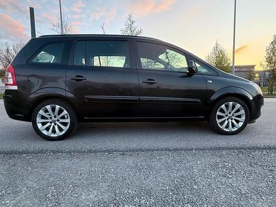 Usata Opel Zafira 116 CV (85 kW) 2011 Nero Monovolume