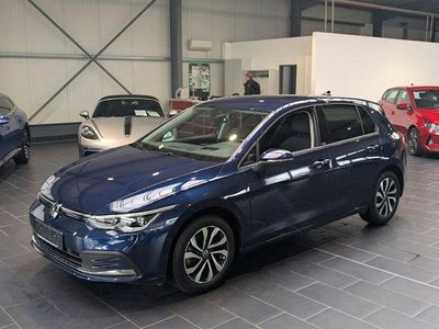 Gebraucht VW Golf VIII Life 150 PS (110 kW) 2023 Blau Limousine