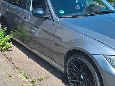 Gebraucht BMW 320 184 PS (135 kW) 2010 Grau Kombi