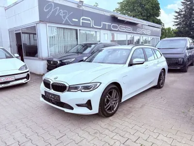 Gebraucht BMW 330e Advantage 184 PS (135 kW) 2021 Weiß Kombi