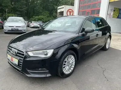 Używany Audi A3 Ambiente 179 KM (131 kW) 2014 Czarny Sedan/Limuzyna