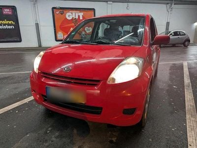 Gebraucht Daihatsu Sirion 70 PS (51 kW) 2008 Rot Kleinwagen