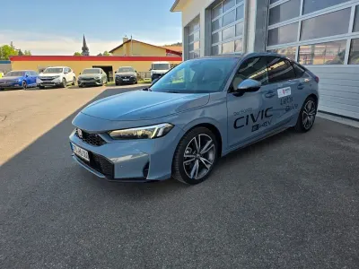 Käytetty Honda Civic Advance 184 HP (135 kW) 2026 Harmaa Sedan