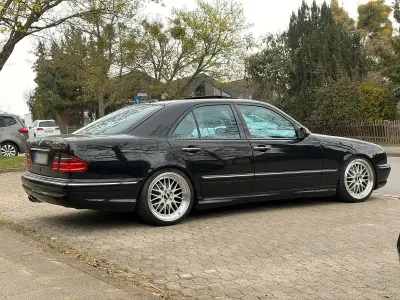 Gebraucht Mercedes E55 AMG AMG 354 PS (260 kW) 2001 Schwarz Limousine