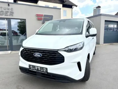 Gebraucht Ford Tourneo Trend 136 PS (100 kW) 2024 Weiß Van / Kleinbus