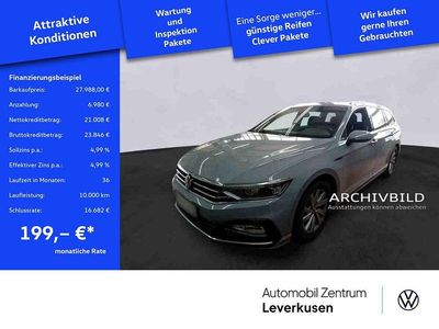 Grau / mondstein grau Gebraucht 2023 VW Passat Elegance Kombi | 27.988 € (Teuer)