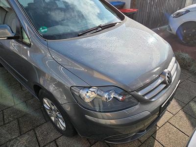 Grau Gebraucht 2005 VW Golf IV Kleinwagen | 2.900 € (Etwas zu teuer)