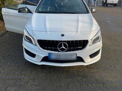 Usata Mercedes CLA180 122 CV (89 kW) 2015 Bianco Berlina