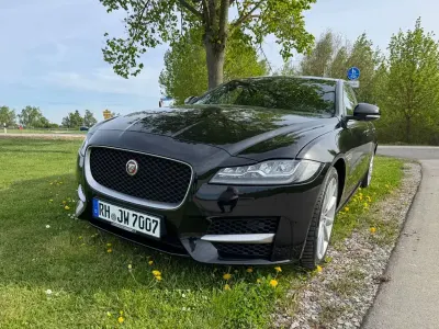 Usata Jaguar XF R-Sport 179 CV (131 kW) 2018 Nero Berlina