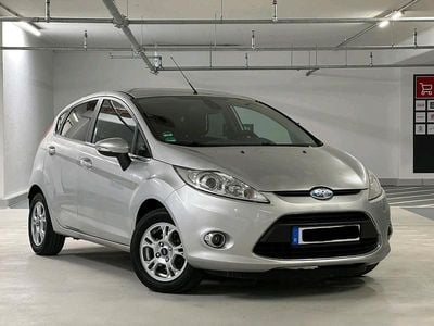 Gebraucht Ford Fiesta Titanium 97 PS (71 kW) 2009 Silber Kleinwagen
