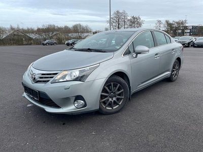 Second-hand Toyota Avensis Executive 124 CP (91 kW) 2013 Argintiu Berlinǎ