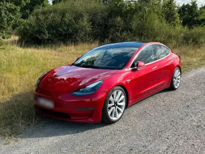 Gebraucht Tesla Model 3 258 kW (351 PS) 2020 Rot Limousine
