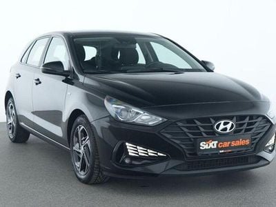 Gebraucht Hyundai i30 Select 120 PS (88 kW) 2023 Schwarz Limousine