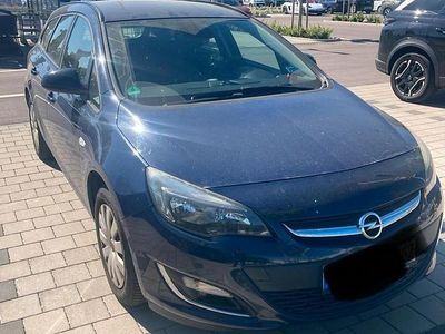 Usata Opel Astra 130 CV (95 kW) 2012 Blu Station wagon