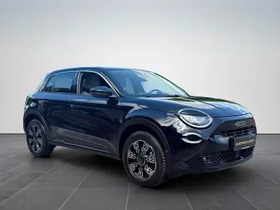 Gebraucht Fiat 600 Basis 101 PS (74 kW) 2024 Schwarz SUV