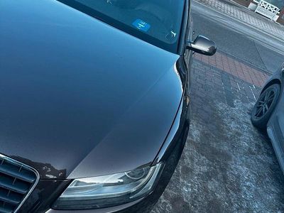 Braun Gebraucht 2011 Audi A5 Comfort Limousine | 12.000 € (Teuer)