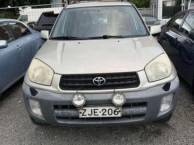 Usata Toyota RAV4 125 CV (91 kW) 2000 Argento SUV