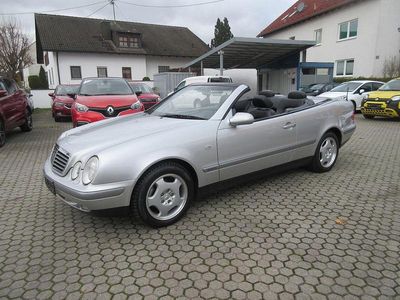 Usata Mercedes CLK320 Elegance 218 CV (160 kW) 1999 Argento Cabrio