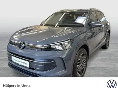 Neu VW Tiguan Life 204 PS (150 kW) 2025 Grau SUV