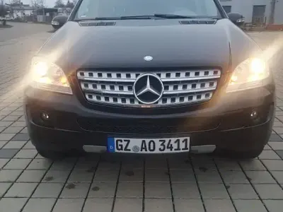 Gebraucht Mercedes ML320 224 PS (164 kW) 2007 Schwarz SUV