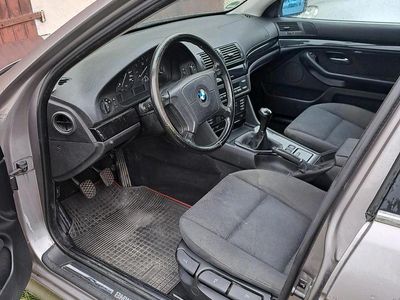 BMW 523