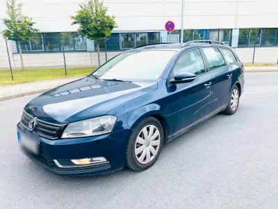 Gebraucht VW Passat 105 PS (77 kW) 2013 Blau Kombi