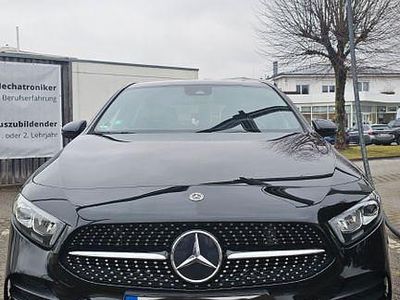 Gebraucht Mercedes A180 AMG line 136 PS (100 kW) 2019 Schwarz Limousine