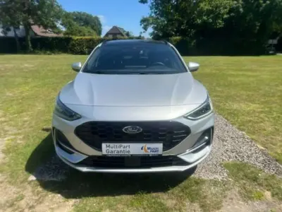 Gebraucht Ford Focus ST-Line X 155 PS (114 kW) 2024 Polarsilber metallic Kombi