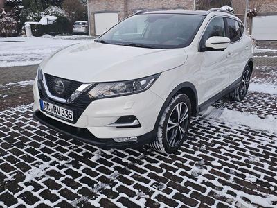 Weiß Gebraucht 2017 Nissan Qashqai N-Connecta SUV | 12.490 € (Fairer Preis)