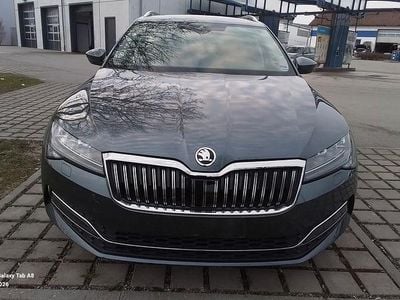 Gebraucht Skoda Superb Style 190 PS (139 kW) 2020 Grau Kombi