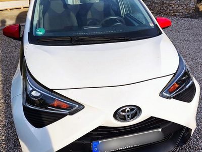 Usata Toyota Aygo 72 CV (52 kW) 2019 Bianco Utilitaria