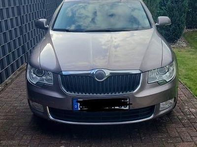 Gebraucht Skoda Superb Elegance 170 PS (125 kW) 2012 Violet Kombi