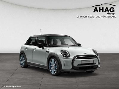 Gebraucht Mini Cooper 136 PS (100 kW) 2022 White silver metallic Kleinwagen
