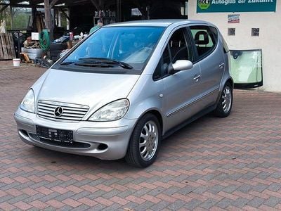 Usata Mercedes A190 Elegance 125 CV (91 kW) 2001 Argento Berlina