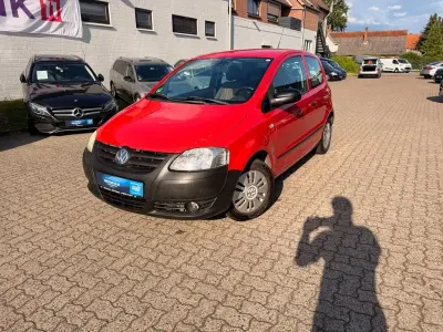 Gebraucht VW Fox 54 PS (39 kW) 2010 Rot Kleinwagen