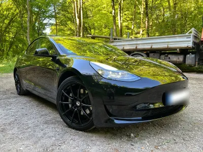 Second-hand Tesla Model 3 RWD 208 kW (283 CP) 2022 Negru Berlinǎ